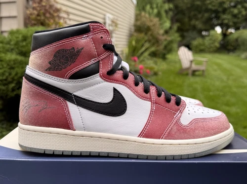 Nike Air Jordan 1 Retro High OG SP x Trophy Room Size 10 Chicago DA2728-100