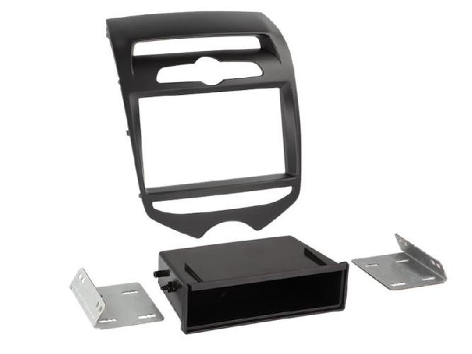Fascia support autoradio pour Hyundai ix20 en finition noir mat haute densité
