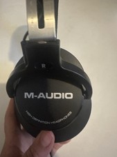 HDH40   Over Ear Studio Headphones with Closed Back Design, Flexible Headband