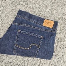 Signature by Levi Strauss Pull On Capri Womens 24 Dark Wash Excellent Shaping