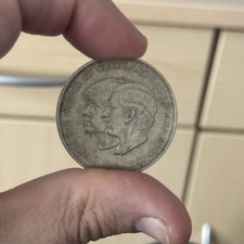 Medal commemorating the 1981 wedding of Prince Charles & Lady Diana Spencer 