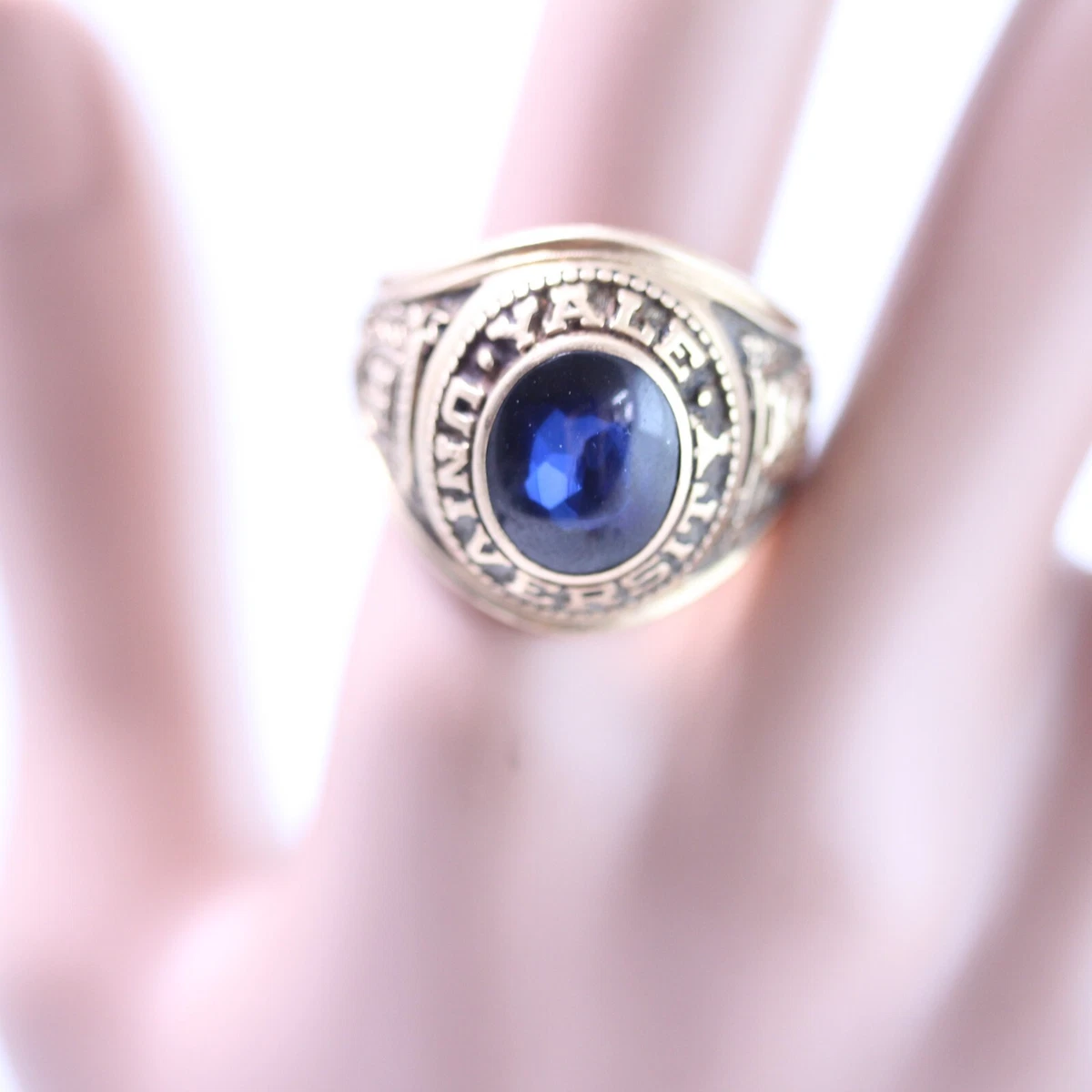 14K Yellow Gold 1968 Yale Graduation Class Ring Size 11.5