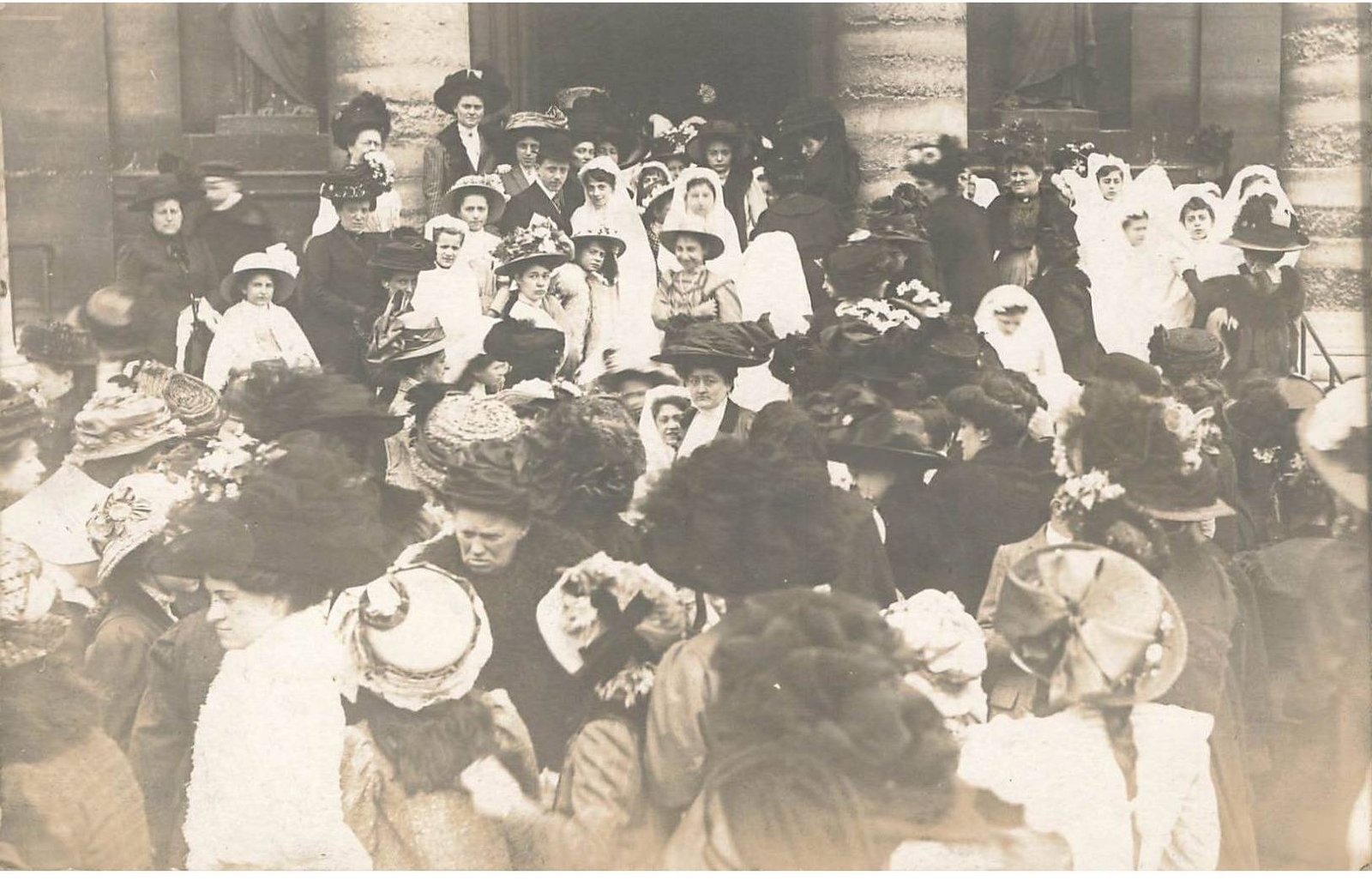 75 PARIS #FG61119 Taufgottesdienst Vor Der Kirche St. Roch ??? Karte Pho