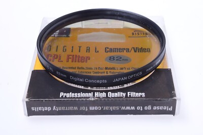   DIGITAL CONCEPTS POLARIZING 82MM FILTER LENS OR CAMERA SCREW W/ KEEPER 105-1