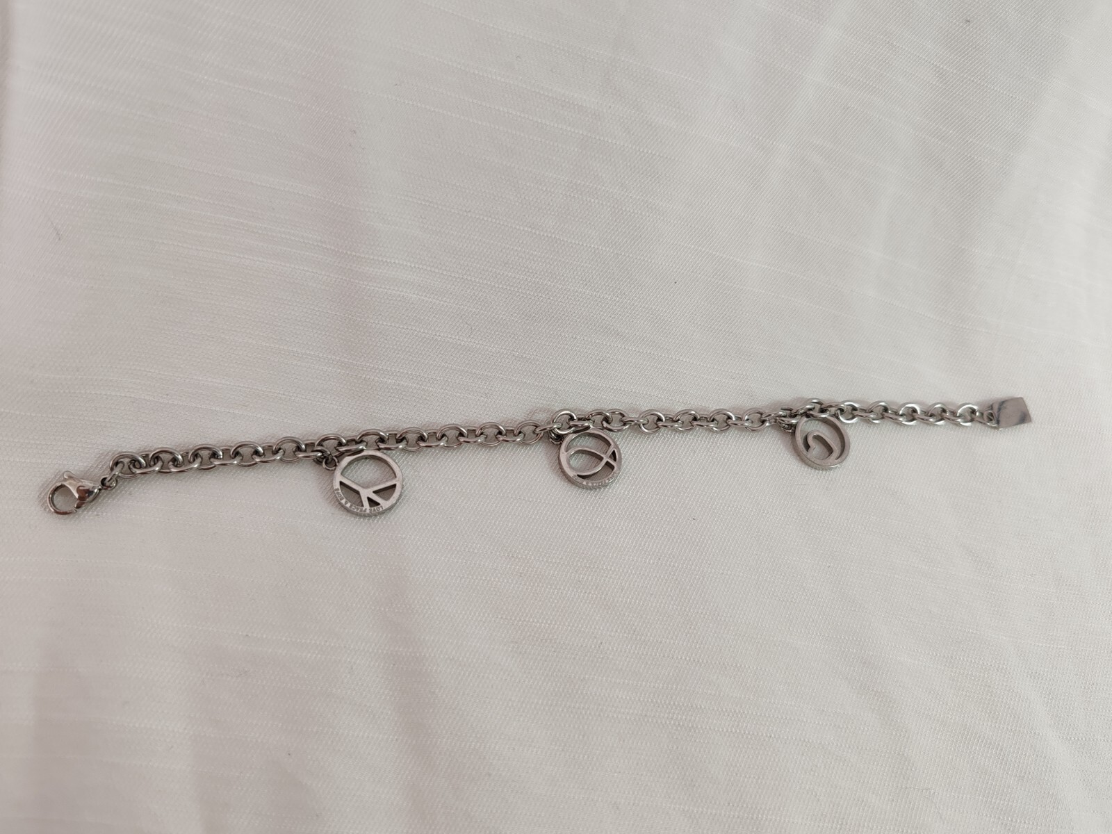 LOVE PEACE HOPE Silver Tone Signed Charm Bracelet 1027 by Branded