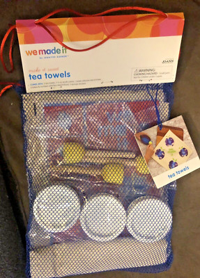 We Made it by Jennifer Garner Tea Towels  Kit Crafts Paint Stencils 2 Towels NEW