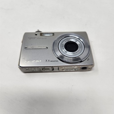 Olympus FE-230 7.1MP Digital Camera Silver For Parts Repair Bad Lcd Screen 