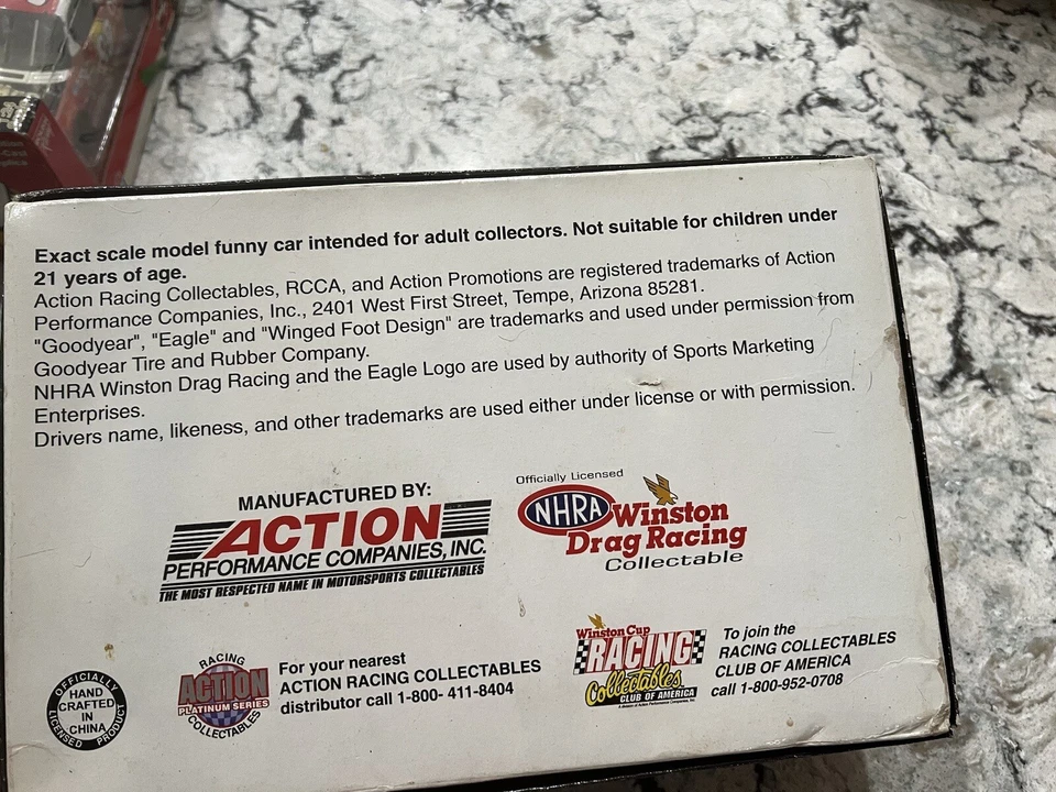 Action 1:24 John Force 1996 Castrol GTX NHRA Funny Car Limited Edition NIB - Image 3 of 3