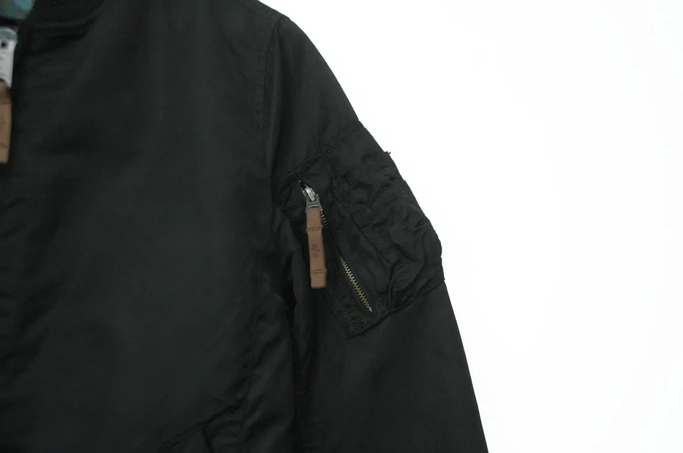 Chaqueta militar de bombardero Alpha Industries MA1 para mujer Foto 4 de 4