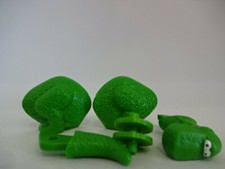 Altes Spielzeug / Grüner Dinosaurier / unbebaut
