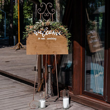 Adjustable Metal Scroll Easel Stand for Wedding Signs  Art Displays - Bronze