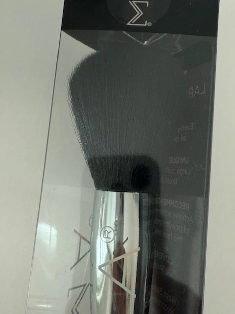 Sigma F30 Large Powder Brush New in Box Sealed Free Ship - Image 2 of 4