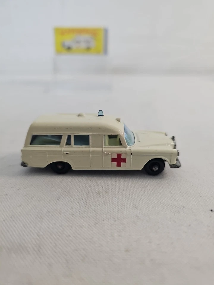 Vintage Lesney Matchbox No. 3 Mercedes Benz Binz Ambulance Nice! 1/64 Diecast - Image 3 of 4
