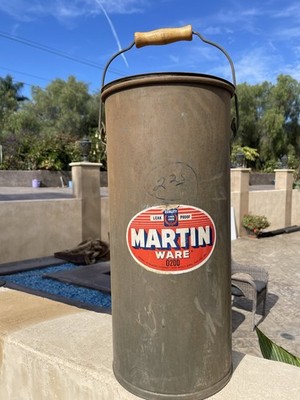Vintage MARTIN WARE 020D Galvanized Utility Can w/ Lid & Wooden Handle 20x9