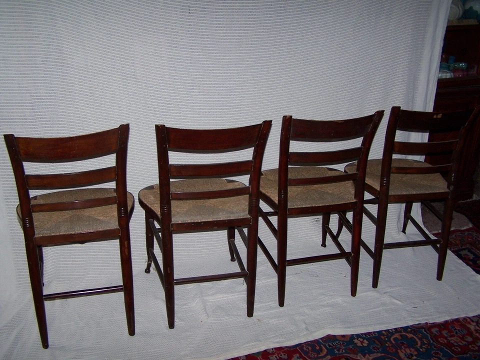 CONJUNTO DE CADEIRAS DE JANTAR HITCHCOCK DE 6 C. 1820 4 LADOS E 2 BRAÇOS ASSENTO CORRIDA PINTURA PRETA - Imagem 2 de 4