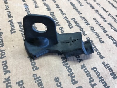 BMW E65 E66 02-08 BATTERY FUSE BOX SUPPLY POSITIVE CABLE RUBBER COVER, 7 514 058