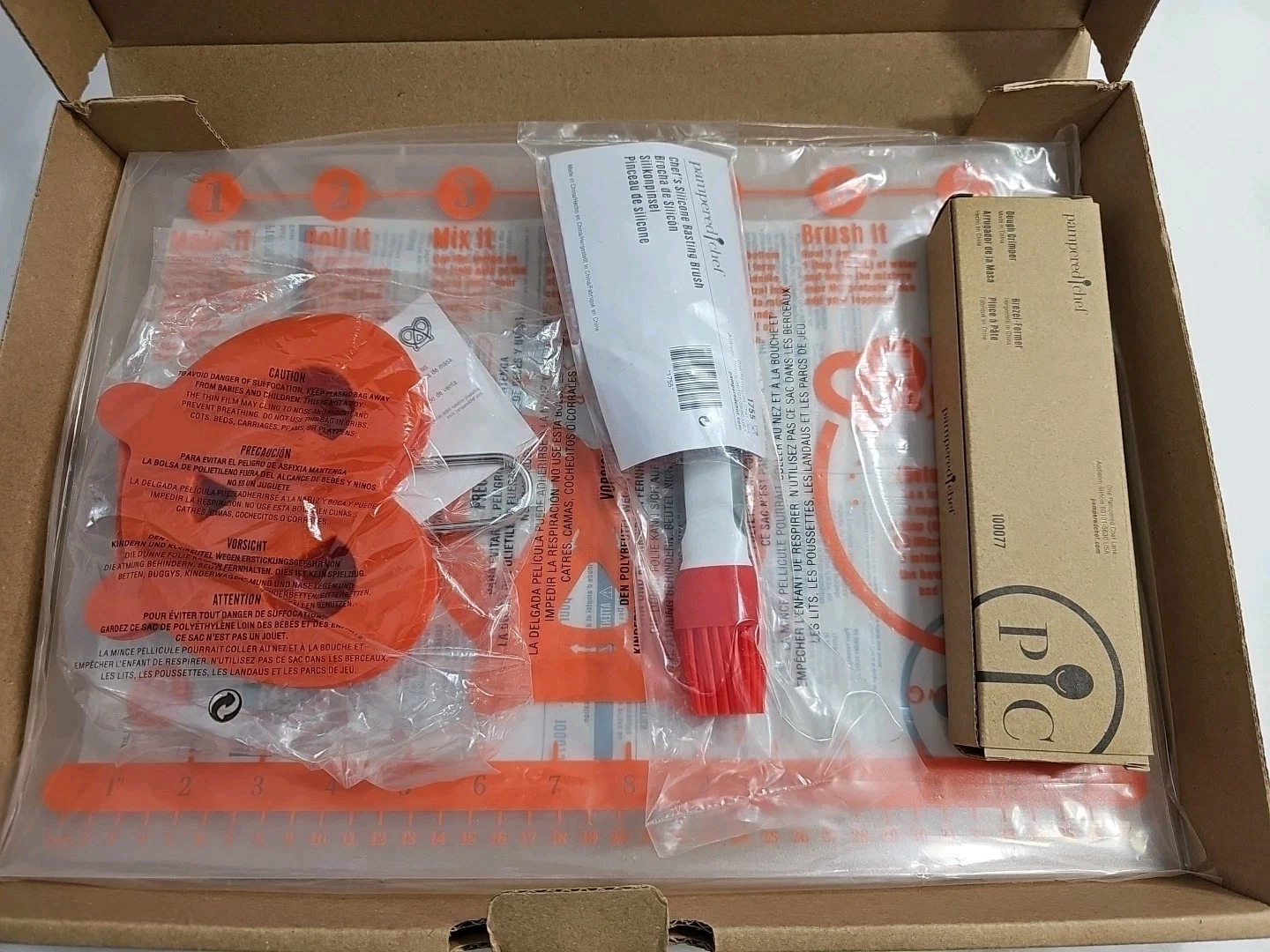 NEW -Pampered Chef Ultimate Soft Pretzel Make Set W/Mold, Brush, Cutter