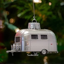 GL-29881 Airstream 16’ Bambi Christmas Tree Ornament w/Hook Ring 1:64