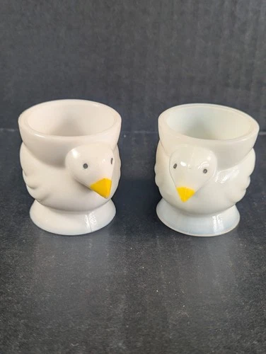 Set Of 2 Vintage French Opalex Baby Chick Egg Cups Milk Glass  60s-70s.   1209