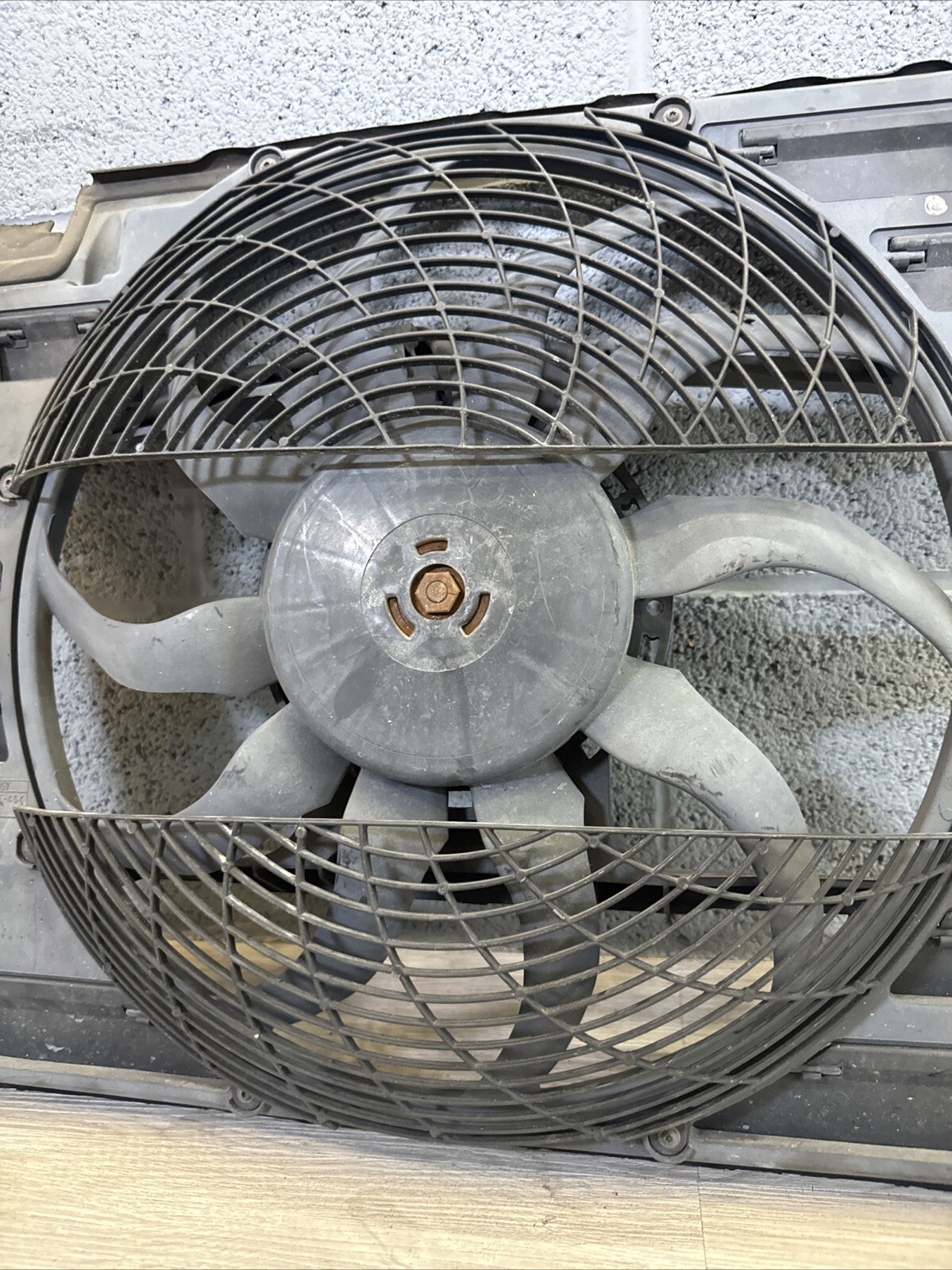 99-03 OEM BMW E39 Cooling Radiator Fan Assembly 6921324 for sale  