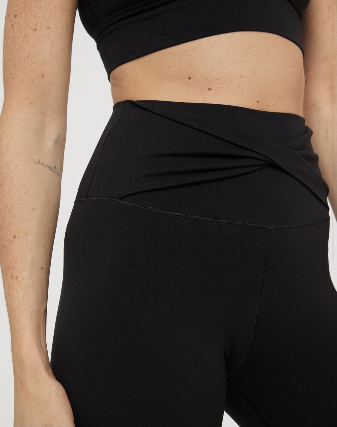 Offline By Aerie Real Me High Waisted Twist Legging Small