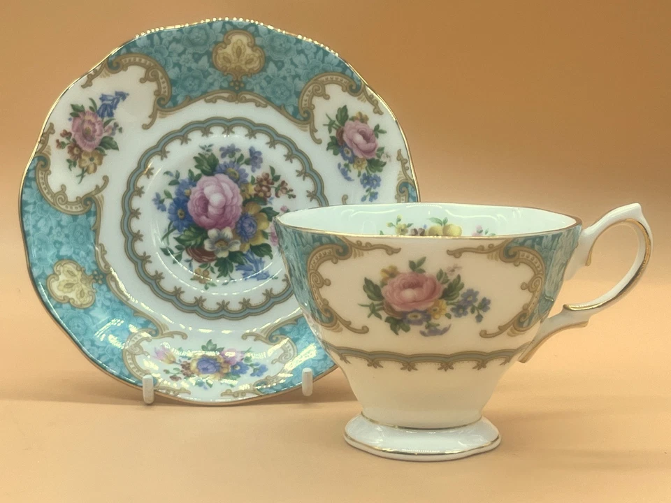 Vintage Royal Albert China Lady Ascot tea cup & saucer duo. c1994. - image 4 of 4