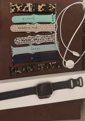 Apple Watch Series 5-44mm Gold Aluminum Case w/Extra Bands - Excellent Condition