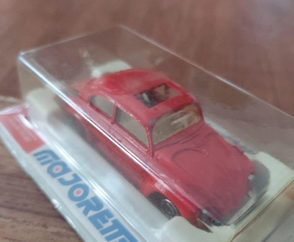 SCARCE BOXED VINTAGE MAJORETTE 202 VW BEETLE 1302 DIECAST MODEL RED VOLKSWAGEN - Image 4 of 4