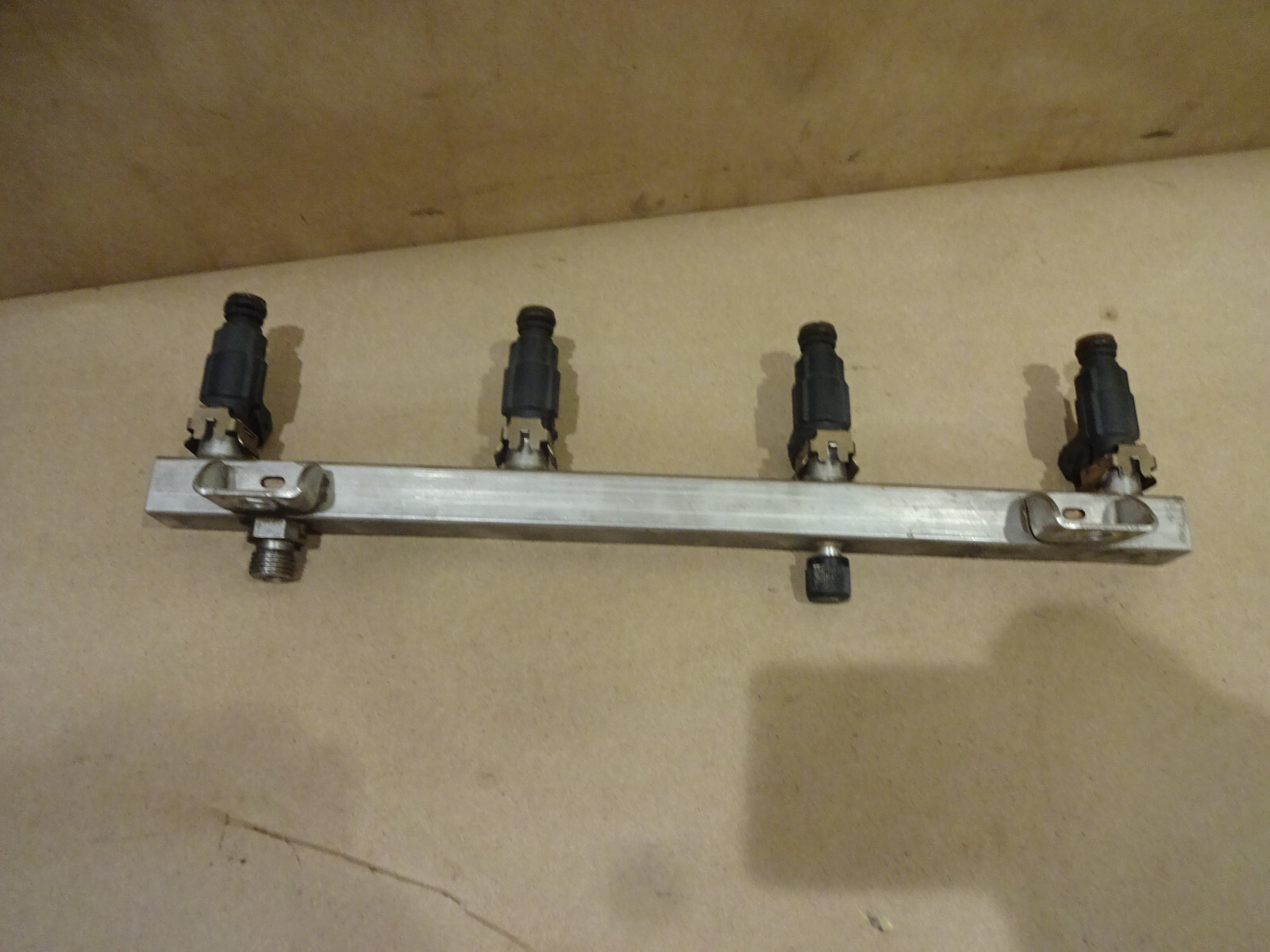 Maserati 4200,Quattroporte -RH Fuel Injector Rail/Tube W/ Injectors - P/N 197846