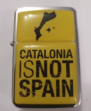Rare briquet de la catalogne " Catalonia Is Not Spain " pour collectionneur 