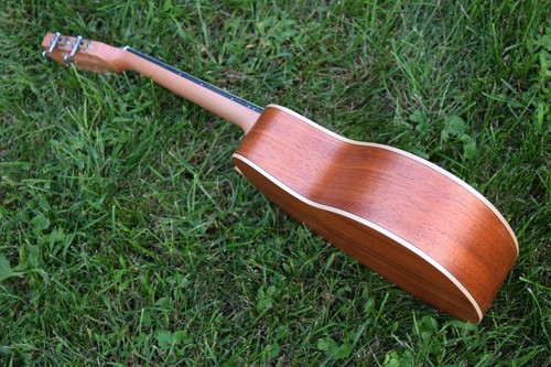 Ukulele Solid Top Wood Aloha SM2400 With Bag, Tuner, Capo (Canadian Brand) - Picture 19 of 33