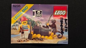 LEGO 6235 Pirates Buried Treasure 1991 Complete w/ Minifig & Instructions