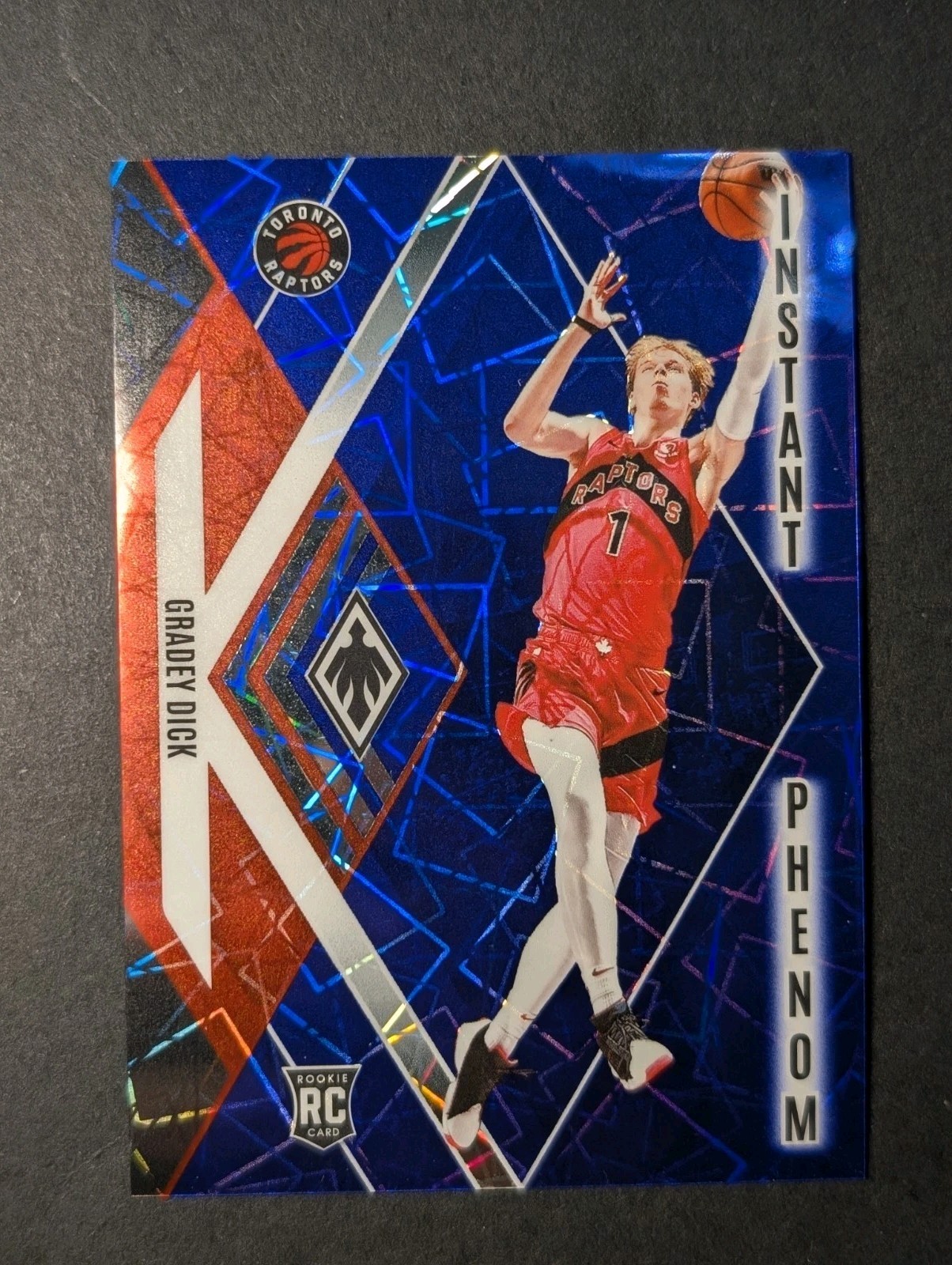 🏀🔥2023-24 Panini Phoenix Instant Phenom Blue Lazer #23 Gradey Dick 086/275 RC