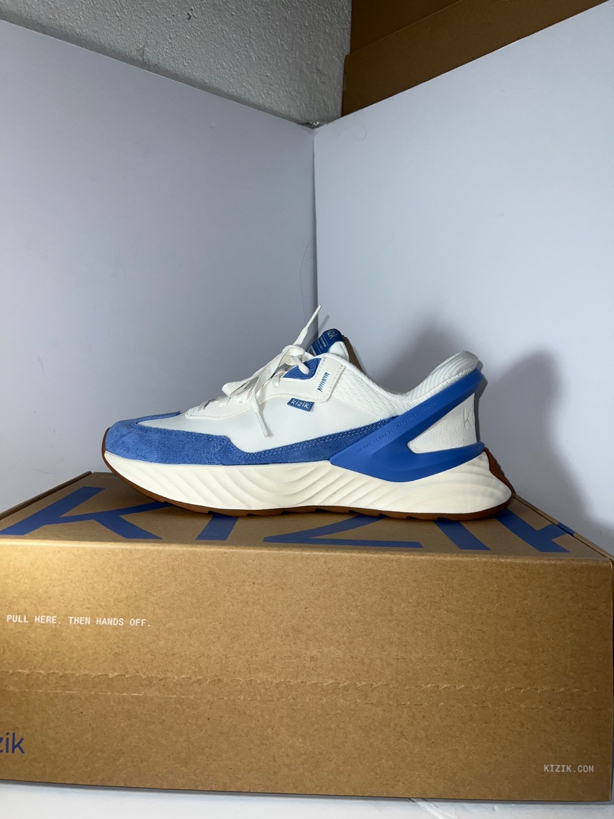 SAOLA Scarpa sportiva uomo Kizik Monaco blu bianco taglia 10 nuova con etichette 170€