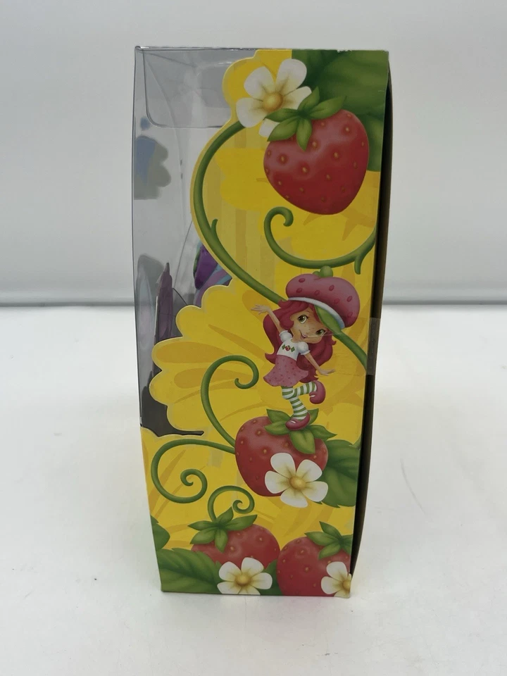 NOVO Morango Shortcake Berry Sweet Conversível 2009 Hasbro Boneca de Brinquedo - Imagem 4 de 4