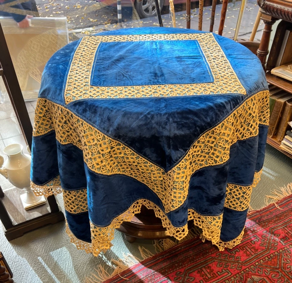 Viktorianische kobaltblaue Samt-Tischdecke gehäkelt gestrickt Spitze 66" Quadratisch um 1900 - Bild 2 von 4