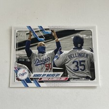 2021 Topps Series 1  Hands Up! Masks Up! #303 Mookie Betts Los Angeles Dodgers