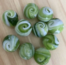 10  PERIDOT GREEN WHITE SWIRL ROUND LAMPWORK GLASS BEADS   Approx 15mm, DIY