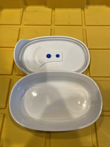 CorningWare French White Stoneware 15 Oz Oval Dish With Lid - Picture 3 of 3
