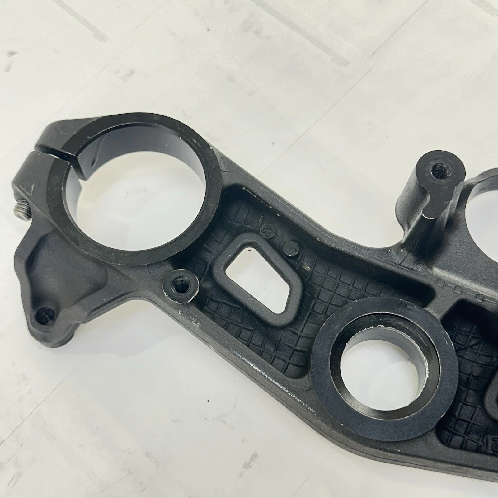2011 - 2015 KAWASAKI NINJA ZX10R FRONT FORK CLAMP UPPER TRIPLE TREE BRACKET