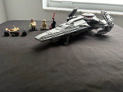 LEGO Star Wars Darth Maul's Sith Infiltrator 75383 Complete Set with Minifigures