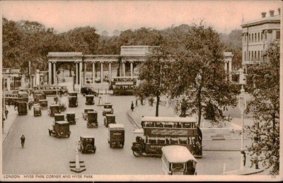 Postcard: LONDON. HYDE PARK CORNER AND HYDE PARK 170