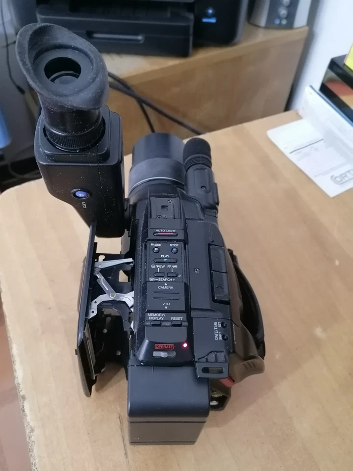 VIDEOCAMERA PANASONIC NV - G3E - Immagine 4 di 4