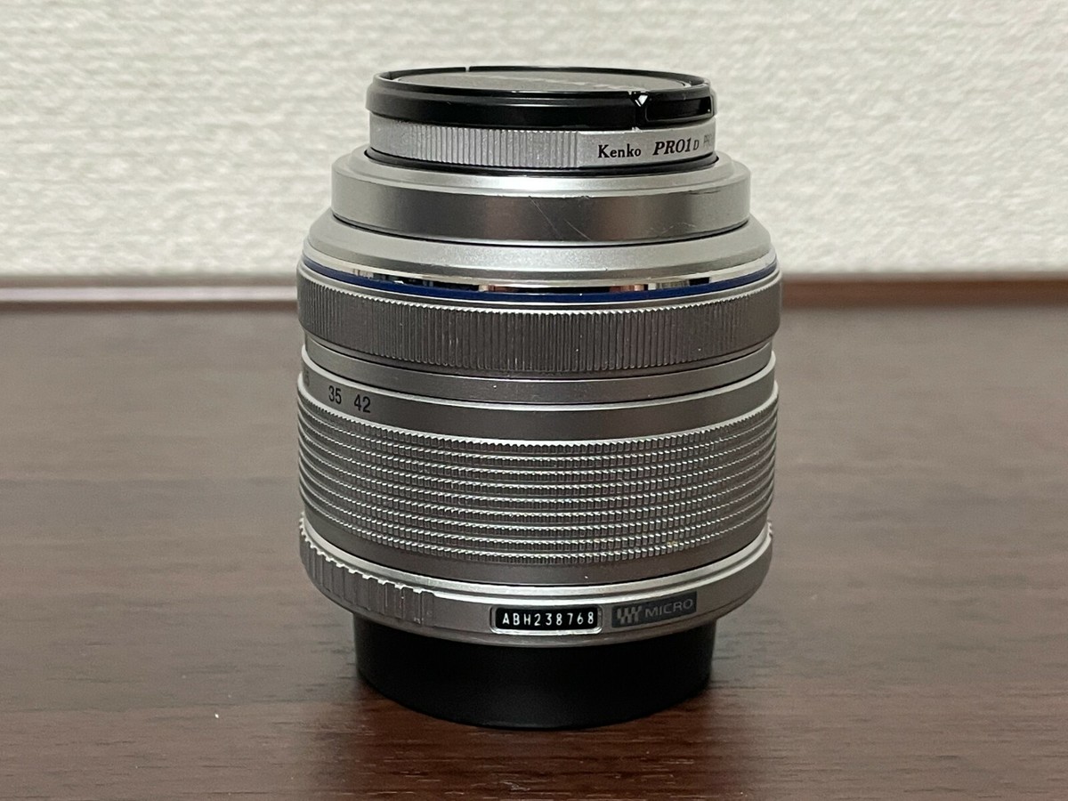 Olympus M.Zuiko Digital 14-42mm f/3.5-5.6 ii R MSC silver color