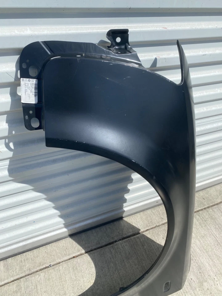 Guardabarros izquierdo audi a4 s4 2002 2003 2004 2005 OEM 8E0 821 105 B  Foto 2 de 4