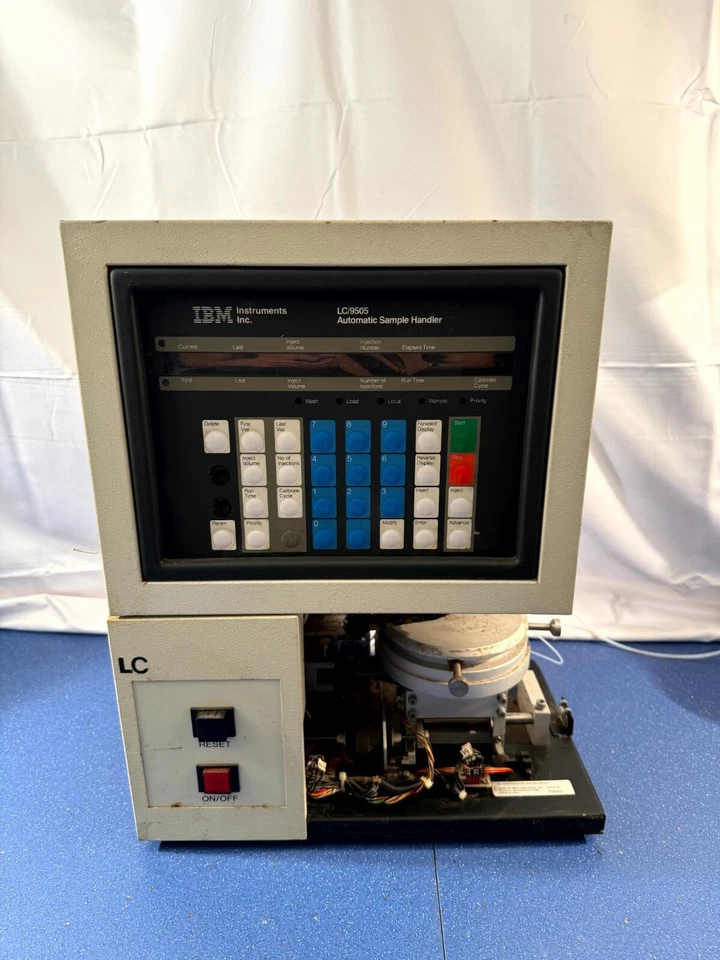 IBM Instruments LC/9505 Manipulador Automático de Muestras Beige | SIN PROBAR Foto 2 de 4