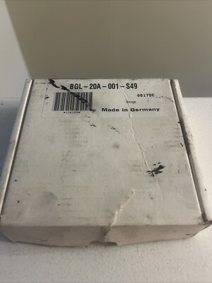 New In Box Balluff Sensor 126189 BGL-20A-001-S49