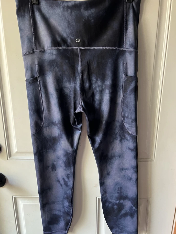 Gap Maternity Active Leggings Size M Black & Blue Print - Image 2 of 3