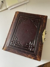Beautiful Victorian Photo album. Very good condition
