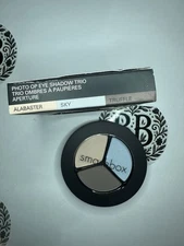 Smashbox Photo Op Eye Shadow Trio – “Aperture” (Alabaster / Sky / Truffle)